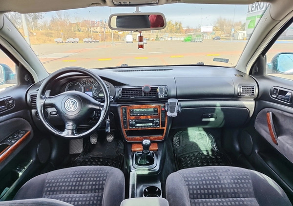 Volkswagen Passat cena 6900 przebieg: 325000, rok produkcji 2003 z Szczecin małe 37